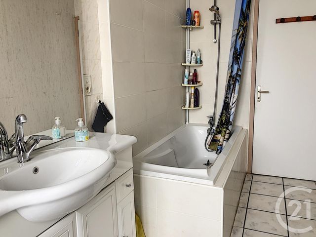 Appartement F5 à vendre - 5 pièces - 155.0 m2 - REALVILLE - 82 - MIDI-PYRENEES - Century 21 Riquelme Immobilier Appartement F5 à vendre - 5 pièces - 155.0 m2 - REALVILLE - 82 - MIDI-PYRENEES - Century 21 Riquelme Immobilier