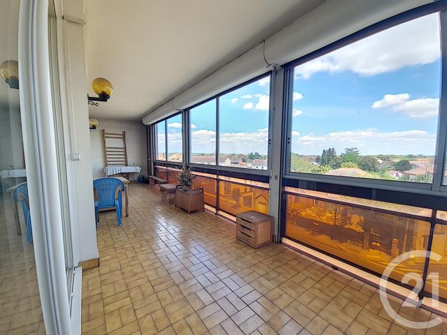 Afficher la photo en grand Appartement T4 à vendre - 5 pièces - 116.46 m2 - MONTAUBAN - 82 - MIDI-PYRENEES - Century 21 Riquelme Immobilier