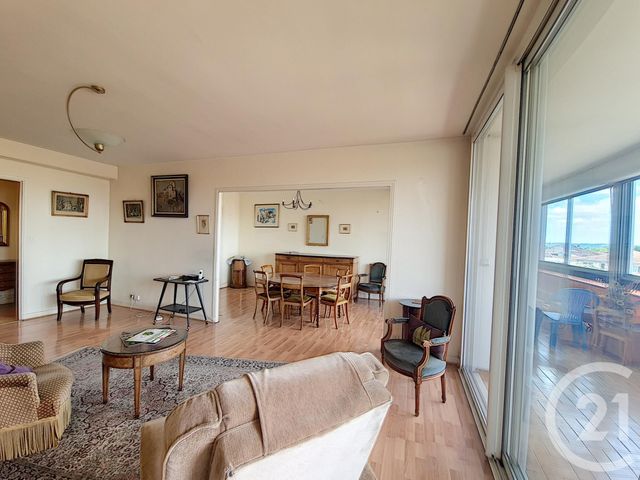 Afficher la photo en grand Appartement T4 à vendre - 5 pièces - 116.46 m2 - MONTAUBAN - 82 - MIDI-PYRENEES - Century 21 Riquelme Immobilier