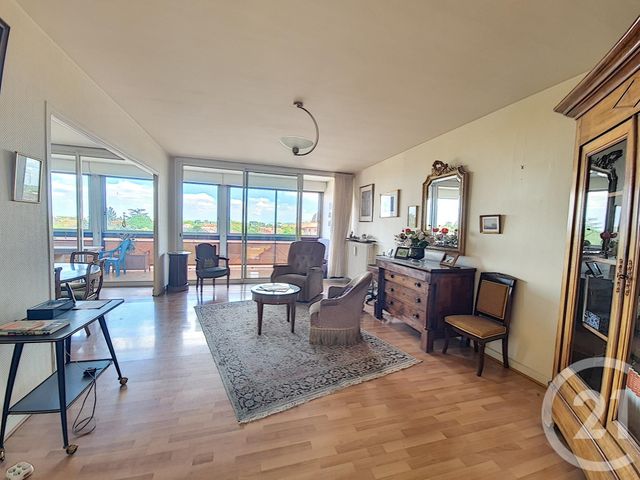 Afficher la photo en grand Appartement T4 à vendre - 5 pièces - 116.46 m2 - MONTAUBAN - 82 - MIDI-PYRENEES - Century 21 Riquelme Immobilier