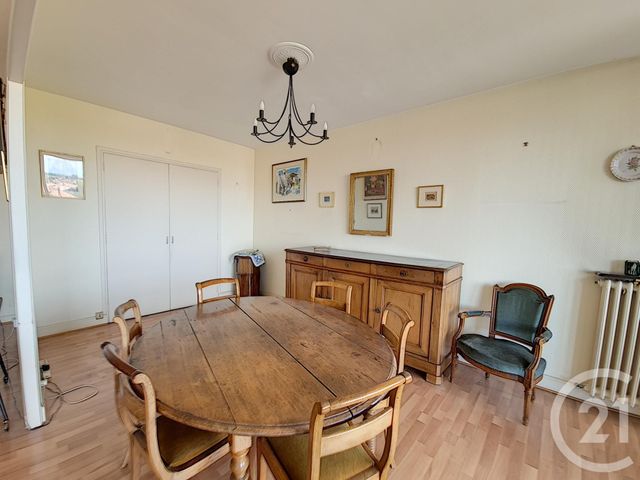 Afficher la photo en grand Appartement T4 à vendre - 5 pièces - 116.46 m2 - MONTAUBAN - 82 - MIDI-PYRENEES - Century 21 Riquelme Immobilier