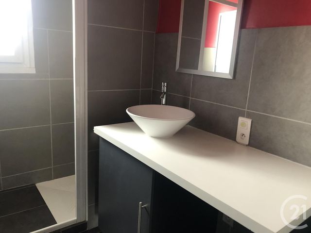 Appartement T3 à louer - 3 pièces - 62.39 m2 - MONTAUBAN - 82 - MIDI-PYRENEES - Century 21 Riquelme Immobilier Appartement T3 à louer - 3 pièces - 62.39 m2 - MONTAUBAN - 82 - MIDI-PYRENEES - Century 21 Riquelme Immobilier