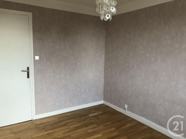 Appartement T3 à louer - 3 pièces - 62.39 m2 - MONTAUBAN - 82 - MIDI-PYRENEES - Century 21 Riquelme Immobilier Appartement T3 à louer - 3 pièces - 62.39 m2 - MONTAUBAN - 82 - MIDI-PYRENEES - Century 21 Riquelme Immobilier