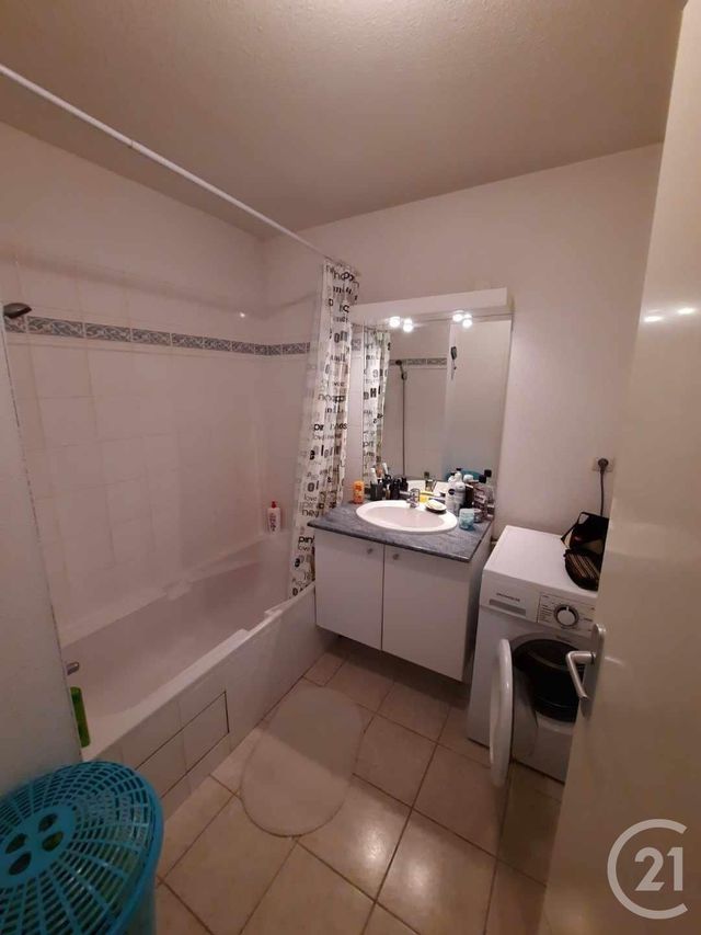 Appartement T3 à louer - 3 pièces - 65.43 m2 - MONTAUBAN - 82 - MIDI-PYRENEES - Century 21 Riquelme Immobilier Appartement T3 à louer - 3 pièces - 65.43 m2 - MONTAUBAN - 82 - MIDI-PYRENEES - Century 21 Riquelme Immobilier