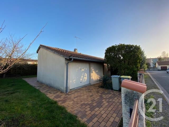 maison à louer - 4 pièces - 96.32 m2 - MONTAUBAN - 82 - MIDI-PYRENEES - Century 21 Riquelme Immobilier maison à louer - 4 pièces - 96.32 m2 - MONTAUBAN - 82 - MIDI-PYRENEES - Century 21 Riquelme Immobilier