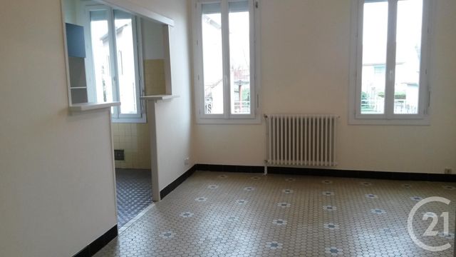 Afficher la photo en grand Appartement F3 à louer - 3 pièces - 67.5 m2 - MONTAUBAN - 82 - MIDI-PYRENEES - Century 21 Riquelme Immobilier