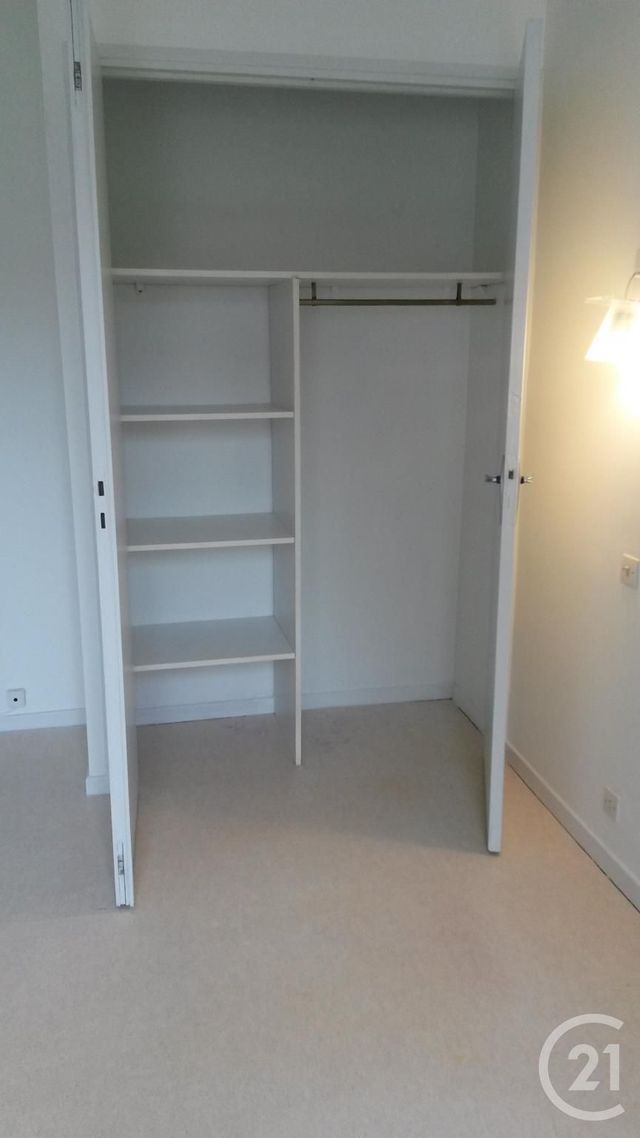 Afficher la photo en grand Appartement F3 à louer - 3 pièces - 67.5 m2 - MONTAUBAN - 82 - MIDI-PYRENEES - Century 21 Riquelme Immobilier