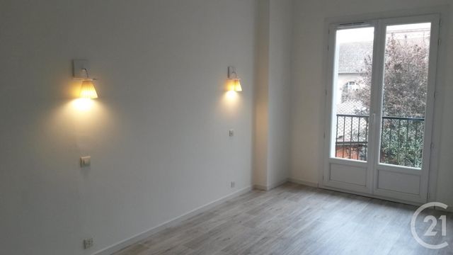 Afficher la photo en grand Appartement F3 à louer - 3 pièces - 67.5 m2 - MONTAUBAN - 82 - MIDI-PYRENEES - Century 21 Riquelme Immobilier