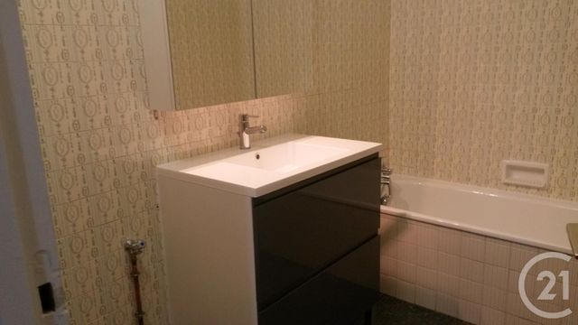 Afficher la photo en grand Appartement F3 à louer - 3 pièces - 67.5 m2 - MONTAUBAN - 82 - MIDI-PYRENEES - Century 21 Riquelme Immobilier