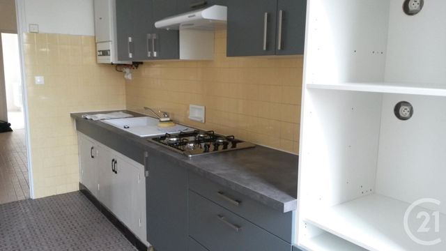 Afficher la photo en grand Appartement F3 à louer - 3 pièces - 67.5 m2 - MONTAUBAN - 82 - MIDI-PYRENEES - Century 21 Riquelme Immobilier