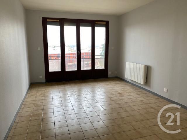 Afficher la photo en grand Appartement F3 à louer - 3 pièces - 72.66 m2 - MONTAUBAN - 82 - MIDI-PYRENEES - Century 21 Riquelme Immobilier