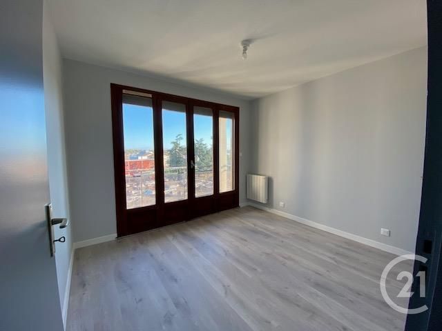 Afficher la photo en grand Appartement F3 à louer - 3 pièces - 72.66 m2 - MONTAUBAN - 82 - MIDI-PYRENEES - Century 21 Riquelme Immobilier