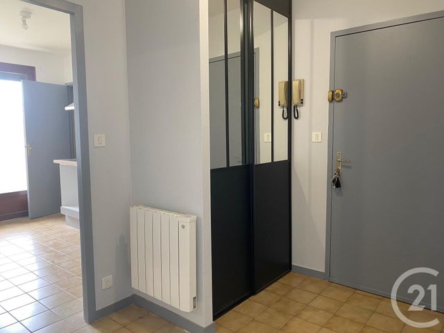 Afficher la photo en grand Appartement F3 à louer - 3 pièces - 72.66 m2 - MONTAUBAN - 82 - MIDI-PYRENEES - Century 21 Riquelme Immobilier