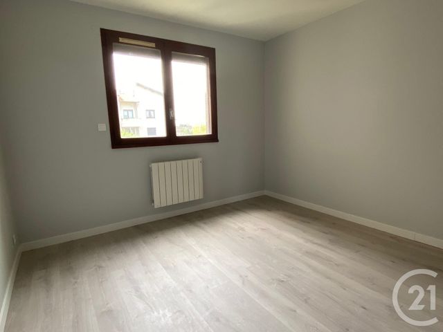 Afficher la photo en grand Appartement F3 à louer - 3 pièces - 72.66 m2 - MONTAUBAN - 82 - MIDI-PYRENEES - Century 21 Riquelme Immobilier