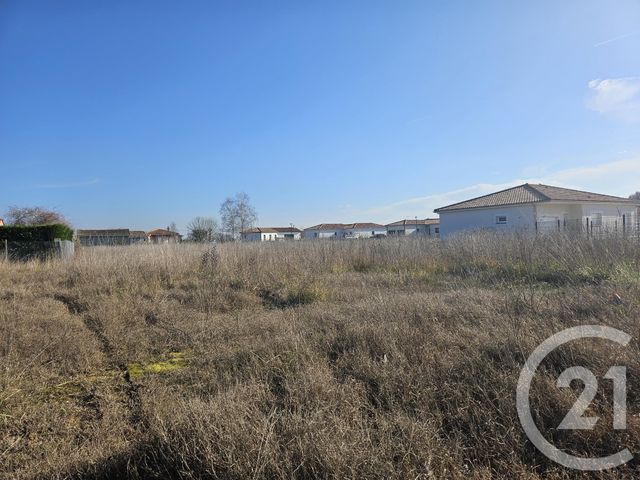 Afficher la photo en grand terrain à vendre - 815.0 m2 - MONTBETON - 82 - MIDI-PYRENEES - Century 21 Riquelme Immobilier