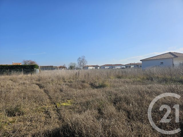 Afficher la photo en grand terrain à vendre - 815.0 m2 - MONTBETON - 82 - MIDI-PYRENEES - Century 21 Riquelme Immobilier