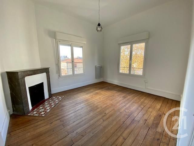 Afficher la photo en grand Appartement F2 à louer - 2 pièces - 44.85 m2 - MONTAUBAN - 82 - MIDI-PYRENEES - Century 21 Riquelme Immobilier