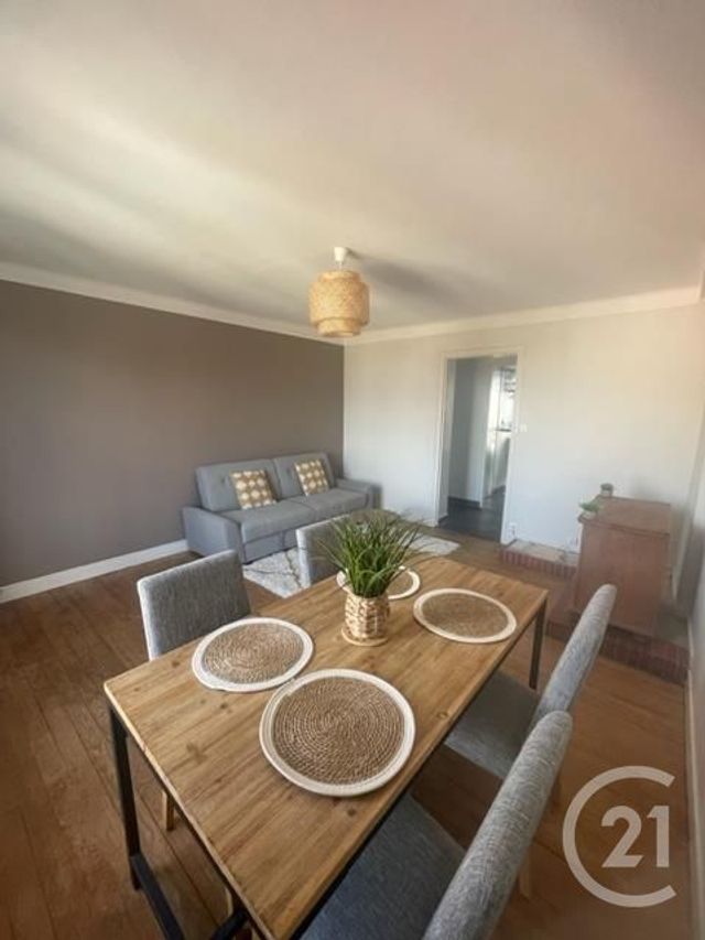 Appartement T3 à louer - 3 pièces - 62.39 m2 - MONTAUBAN - 82 - MIDI-PYRENEES - Century 21 Riquelme Immobilier