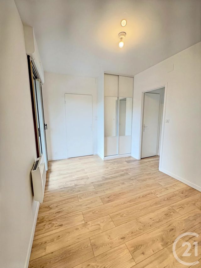 Appartement F2 à louer - 2 pièces - 45.1 m2 - MONTAUBAN - 82 - MIDI-PYRENEES - Century 21 Riquelme Immobilier