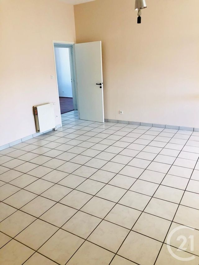 Appartement T3 à louer - 3 pièces - 74.17 m2 - MONTAUBAN - 82 - MIDI-PYRENEES - Century 21 Riquelme Immobilier