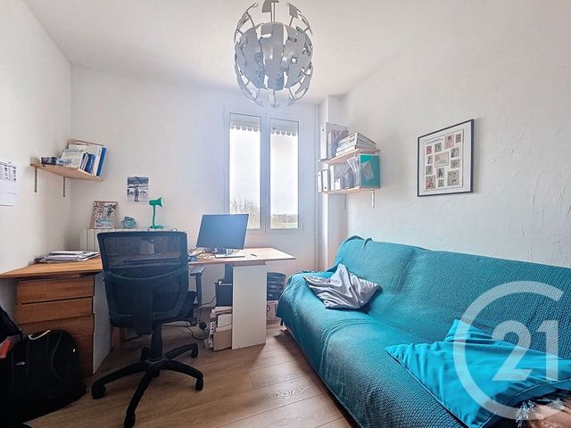 Appartement T6 à vendre - 6 pièces - 120.56 m2 - MONTAUBAN - 82 - MIDI-PYRENEES - Century 21 Riquelme Immobilier