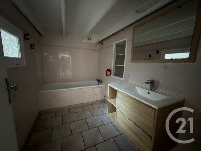 Appartement à louer - 2 pièces - 66.0 m2 - MONTAUBAN - 82 - MIDI-PYRENEES - Century 21 Riquelme Immobilier