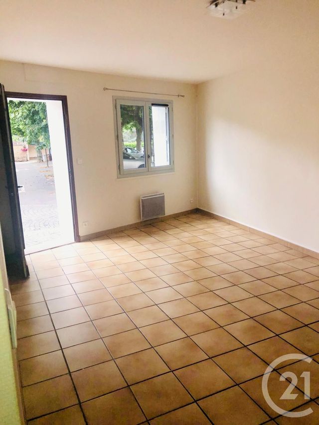 Appartement F2 à louer - 2 pièces - 65.0 m2 - VILLEMADE - 82 - MIDI-PYRENEES - Century 21 Riquelme Immobilier
