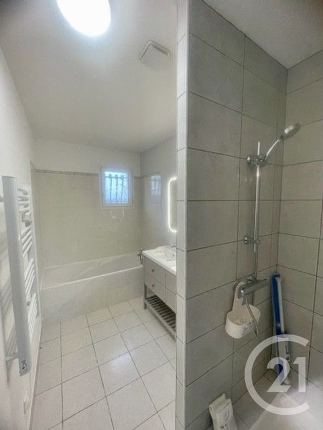 maison à louer - 4 pièces - 95.42 m2 - BRESSOLS - 82 - MIDI-PYRENEES - Century 21 Riquelme Immobilier