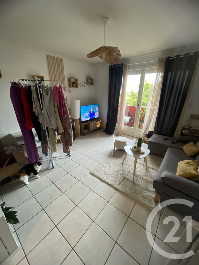 Appartement F3 à louer - 3 pièces - 67.06 m2 - MONTAUBAN - 82 - MIDI-PYRENEES - Century 21 Riquelme Immobilier