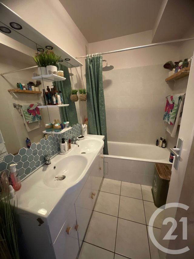 Appartement F3 à louer - 3 pièces - 67.06 m2 - MONTAUBAN - 82 - MIDI-PYRENEES - Century 21 Riquelme Immobilier