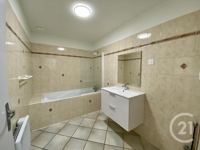 Appartement F2 à louer - 2 pièces - 50.6 m2 - MONTAUBAN - 82 - MIDI-PYRENEES - Century 21 Riquelme Immobilier