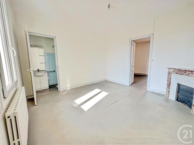 Appartement F3 à louer - 3 pièces - 56.09 m2 - MONTAUBAN - 82 - MIDI-PYRENEES - Century 21 Riquelme Immobilier