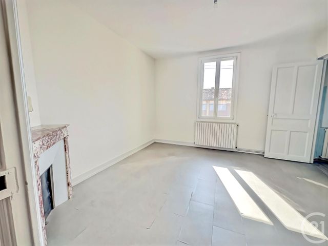 Appartement F3 à louer - 3 pièces - 56.09 m2 - MONTAUBAN - 82 - MIDI-PYRENEES - Century 21 Riquelme Immobilier