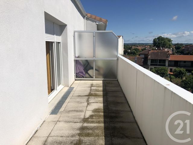 Appartement T2 à louer - 2 pièces - 42.93 m2 - MONTAUBAN - 82 - MIDI-PYRENEES - Century 21 Riquelme Immobilier