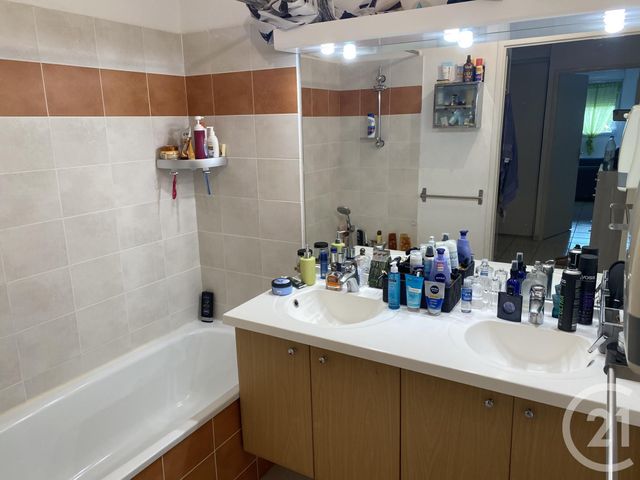 Appartement T3 à louer - 3 pièces - 62.35 m2 - MONTAUBAN - 82 - MIDI-PYRENEES - Century 21 Riquelme Immobilier