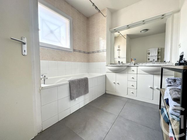 maison à louer - 5 pièces - 105.0 m2 - NEGREPELISSE - 82 - MIDI-PYRENEES - Century 21 Riquelme Immobilier
